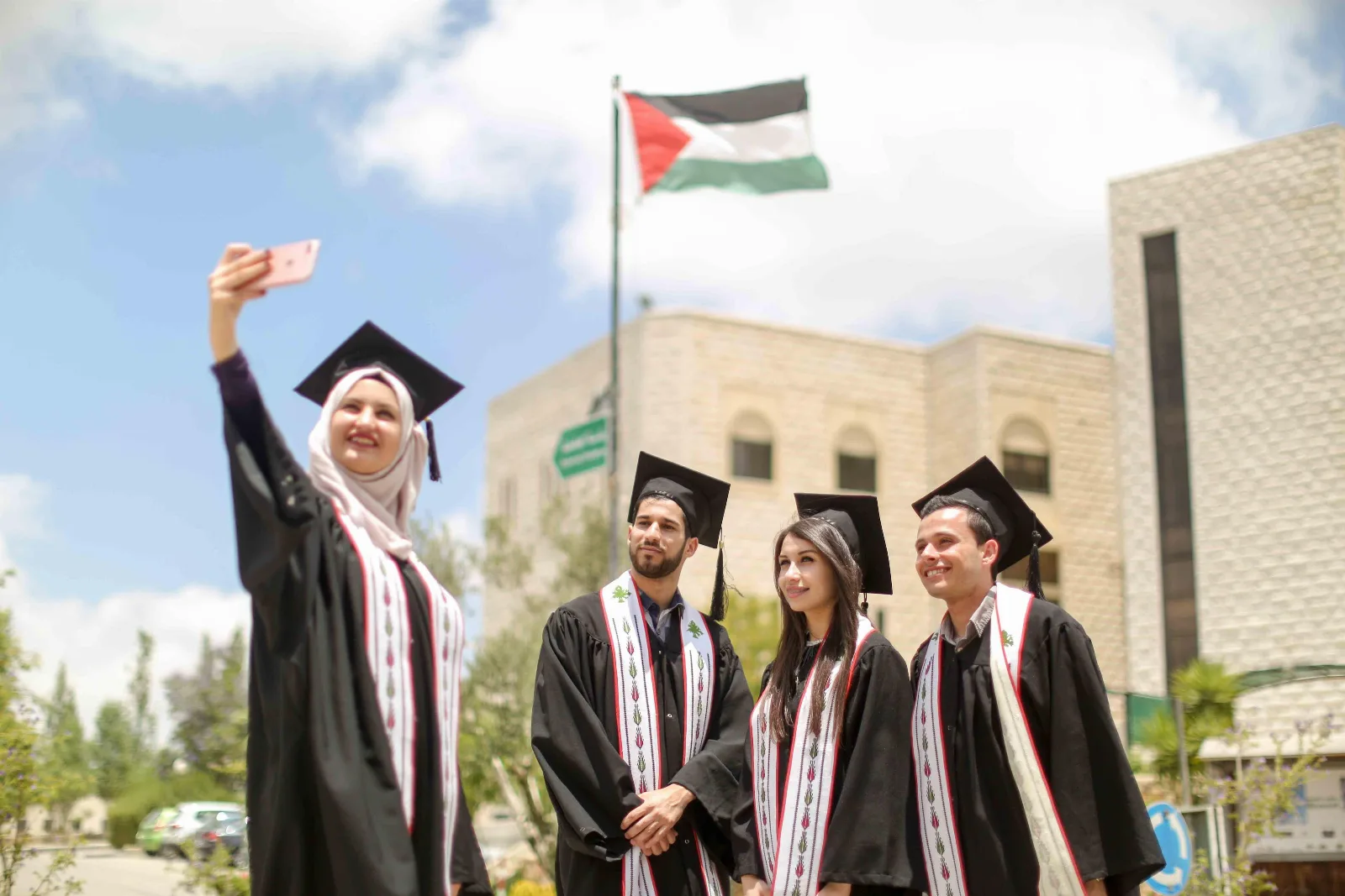 البيلسان الخيرية تدعم التميّز الأكاديمي بمساعدة مالية لأقساط الجامعة